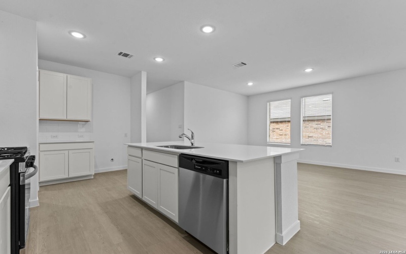 2307 Fort Davis Pass, Marion, TX 78124, 4 Habitaciones Habitaciones , ,3 BañosBaños,Residential,En Venta,2307 Fort Davis Pass,0,1935954