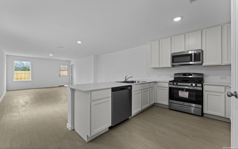 7222 Brownleaf dr, San Antonio, TX 78227, 4 Bedrooms Bedrooms, ,2 BathroomsBathrooms,Residential,For Sale,7222 Brownleaf dr,0,1936184