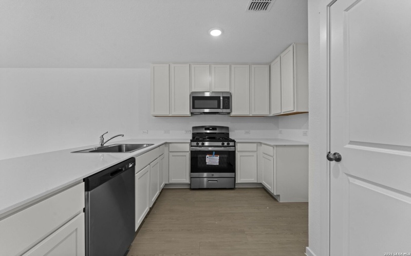 7222 Brownleaf dr, San Antonio, TX 78227, 4 Bedrooms Bedrooms, ,2 BathroomsBathrooms,Residential,For Sale,7222 Brownleaf dr,0,1936184