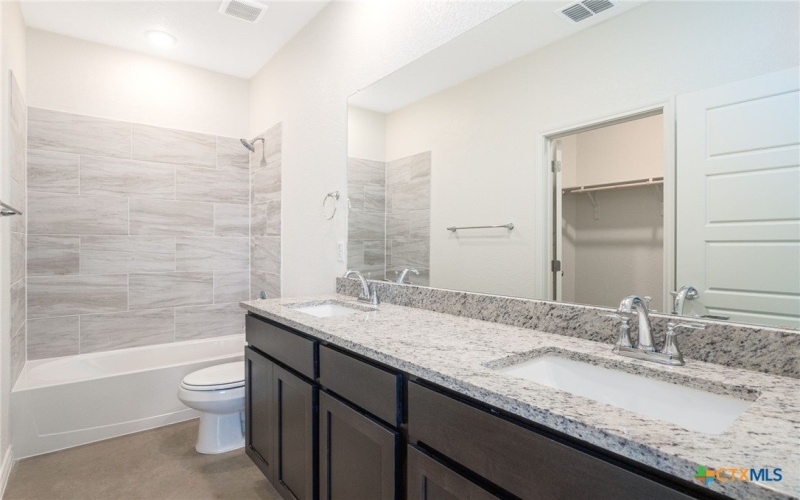 9202 Prickly Ash unit: A #A, Killeen, TX 76542, 3 Bedrooms Bedrooms, ,2 BathroomsBathrooms,Residential Multi Family,For Sale,9202 Prickly Ash unit: A,0,602401