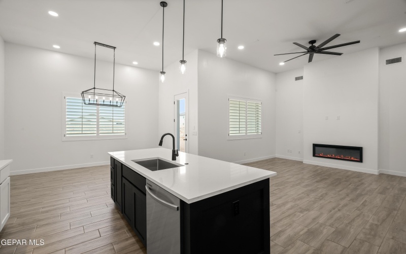 1815 Schyler Love Lane, El Paso, TX 79928, 4 Habitaciones Habitaciones , ,3 BañosBaños,Residential,En Venta,1815 Schyler Love Lane,0,937113