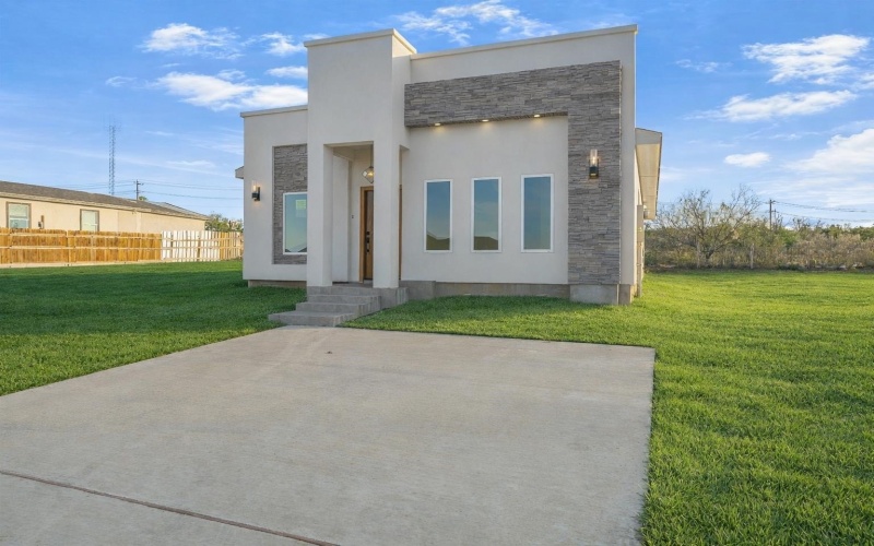 5217 Galicia Lane, Laredo, TX 78046, 3 Bedrooms Bedrooms, ,2 BathroomsBathrooms,Residential,For Sale,5217 Galicia Lane,0,20260406