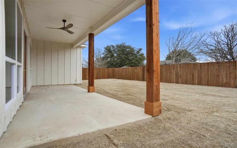 1012 N Oak Street, Roanoke, TX 76262, 4 Habitaciones Habitaciones , ,3 BañosBaños,Residential,En Venta,1012 N Oak Street,0,21155823