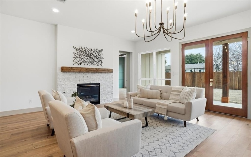 1012 N Oak Street, Roanoke, TX 76262, 4 Habitaciones Habitaciones , ,3 BañosBaños,Residential,En Venta,1012 N Oak Street,0,21155823