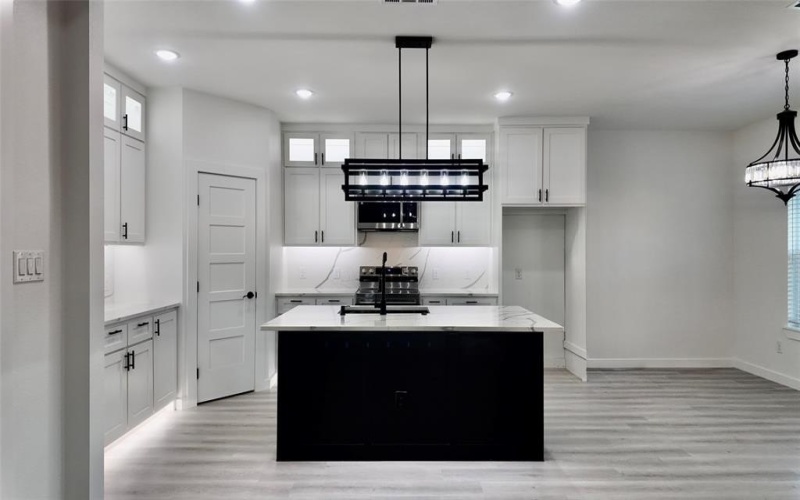 2202 Lake shore Lane, Red Oak, TX 75154, 3 Habitaciones Habitaciones , ,2 BañosBaños,Residential,En Venta,2202 Lake shore Lane,0,21156914