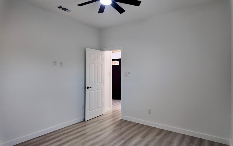 2202 Lake shore Lane, Red Oak, TX 75154, 3 Habitaciones Habitaciones , ,2 BañosBaños,Residential,En Venta,2202 Lake shore Lane,0,21156914