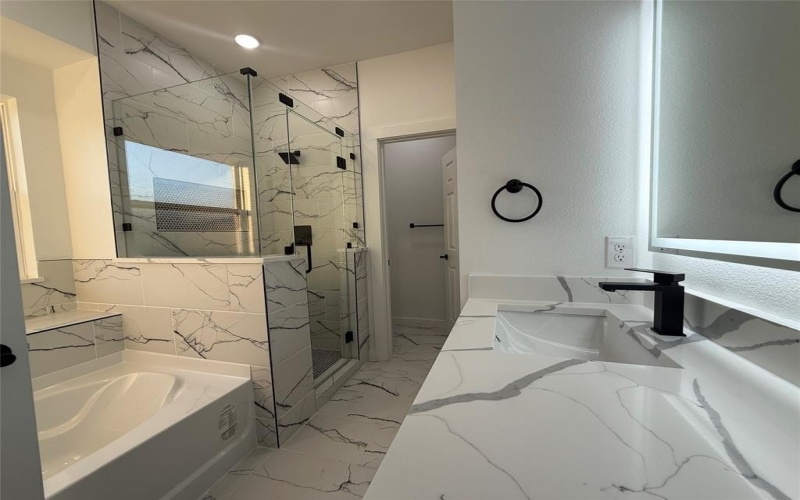 2202 Lake shore Lane, Red Oak, TX 75154, 3 Habitaciones Habitaciones , ,2 BañosBaños,Residential,En Venta,2202 Lake shore Lane,0,21156914