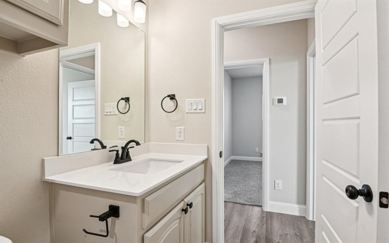 213 Navajo Trail, Alvarado, TX 76009, 3 Habitaciones Habitaciones , ,2 BañosBaños,Residential,En Venta,213 Navajo Trail,0,21161833