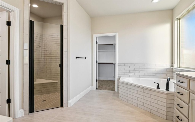 213 Navajo Trail, Alvarado, TX 76009, 3 Habitaciones Habitaciones , ,2 BañosBaños,Residential,En Venta,213 Navajo Trail,0,21161833