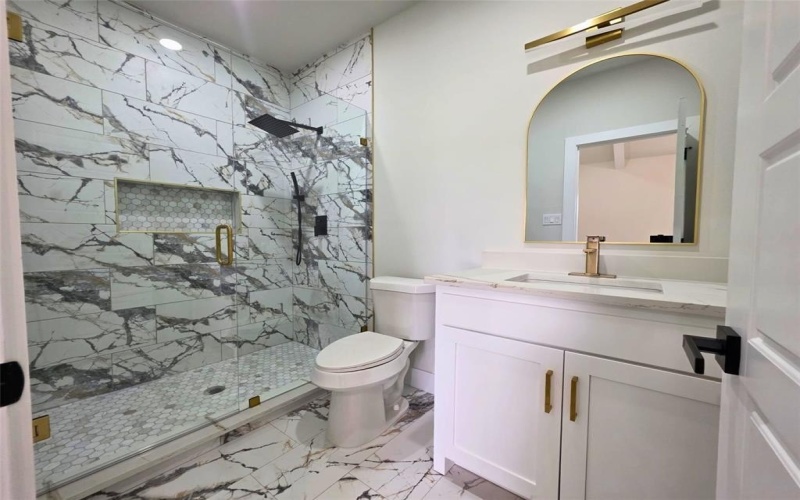 2507 Lakeridge Drive, Granbury, TX 76048, 4 Bedrooms Bedrooms, ,2 BathroomsBathrooms,Residential,For Sale,2507 Lakeridge Drive,0,21161895