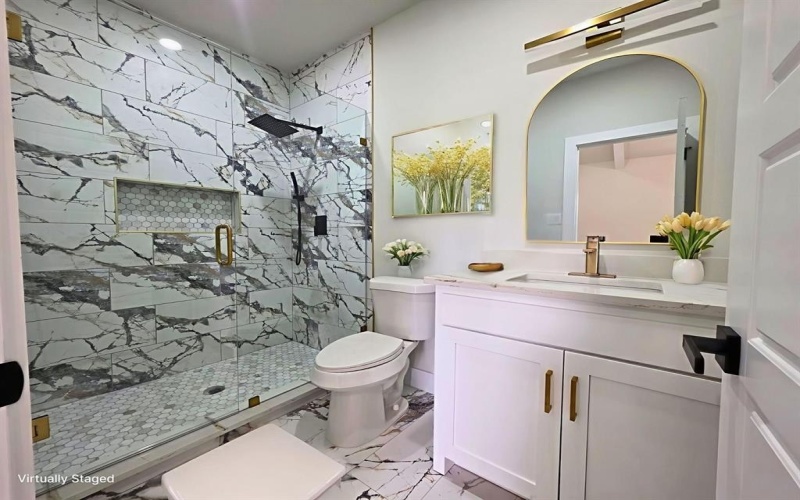 2507 Lakeridge Drive, Granbury, TX 76048, 4 Bedrooms Bedrooms, ,2 BathroomsBathrooms,Residential,For Sale,2507 Lakeridge Drive,0,21161895