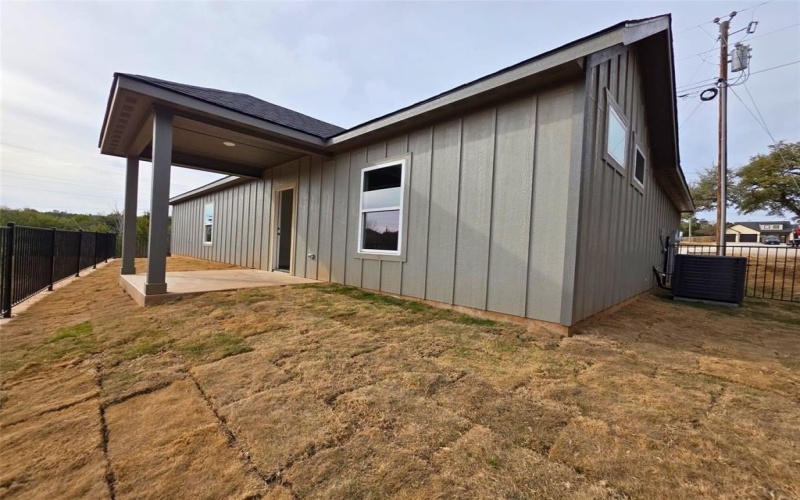 2507 Lakeridge Drive, Granbury, TX 76048, 4 Bedrooms Bedrooms, ,2 BathroomsBathrooms,Residential,For Sale,2507 Lakeridge Drive,0,21161895