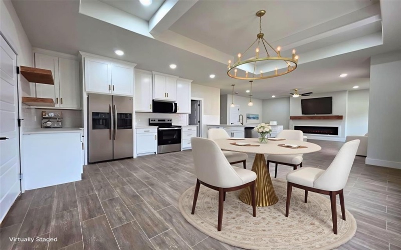 2507 Lakeridge Drive, Granbury, TX 76048, 4 Bedrooms Bedrooms, ,2 BathroomsBathrooms,Residential,For Sale,2507 Lakeridge Drive,0,21161895