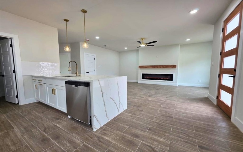 2507 Lakeridge Drive, Granbury, TX 76048, 4 Bedrooms Bedrooms, ,2 BathroomsBathrooms,Residential,For Sale,2507 Lakeridge Drive,0,21161895