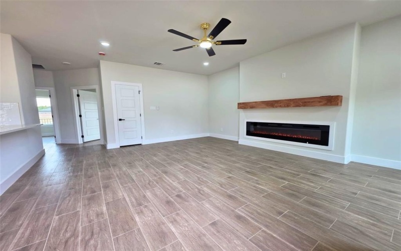 2507 Lakeridge Drive, Granbury, TX 76048, 4 Bedrooms Bedrooms, ,2 BathroomsBathrooms,Residential,For Sale,2507 Lakeridge Drive,0,21161895