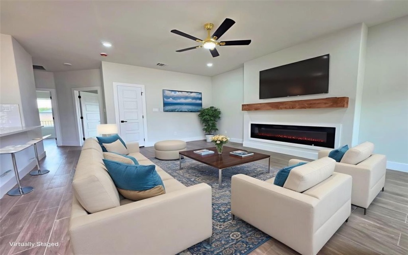 2507 Lakeridge Drive, Granbury, TX 76048, 4 Bedrooms Bedrooms, ,2 BathroomsBathrooms,Residential,For Sale,2507 Lakeridge Drive,0,21161895