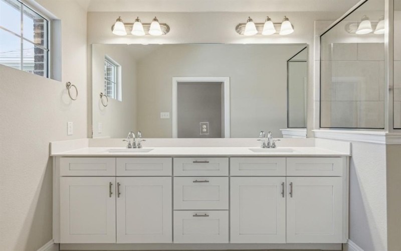 625 Hutchinson Lane, Lewisville, TX 75077, 3 Bedrooms Bedrooms, ,2 BathroomsBathrooms,Residential,For Sale,625 Hutchinson Lane,0,21161981