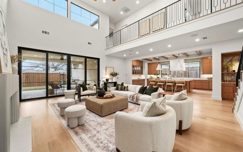 6814 Dalhart Lane, Dallas, TX 75214, 5 Bedrooms Bedrooms, ,5 BathroomsBathrooms,Residential,For Sale,6814 Dalhart Lane,0,21158299