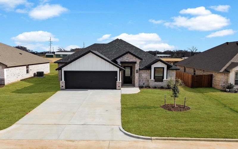 1318 Oleander Drive, Tolar, TX 76476, 3 Bedrooms Bedrooms, ,2 BathroomsBathrooms,Residential,For Sale,1318 Oleander Drive,0,21159450