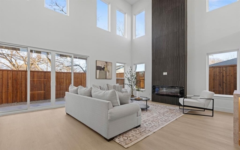 1967 Gallagher Street, Dallas, TX 75212, 5 Bedrooms Bedrooms, ,5 BathroomsBathrooms,Residential,For Sale,1967 Gallagher Street,0,21159691