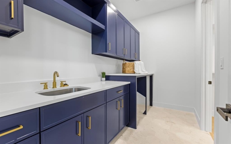 1967 Gallagher Street, Dallas, TX 75212, 5 Bedrooms Bedrooms, ,5 BathroomsBathrooms,Residential,For Sale,1967 Gallagher Street,0,21159691