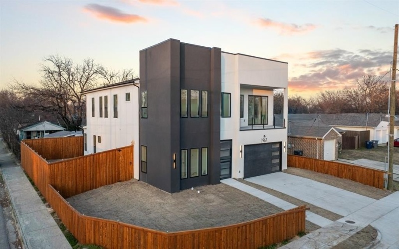 1967 Gallagher Street, Dallas, TX 75212, 5 Bedrooms Bedrooms, ,5 BathroomsBathrooms,Residential,For Sale,1967 Gallagher Street,0,21159691