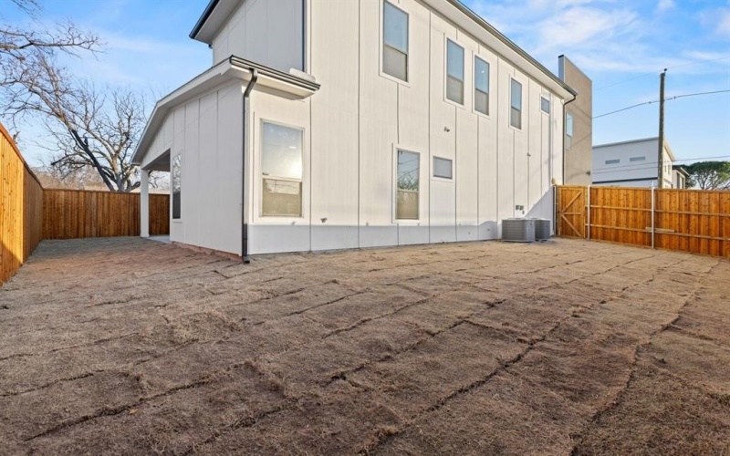 1967 Gallagher Street, Dallas, TX 75212, 5 Bedrooms Bedrooms, ,5 BathroomsBathrooms,Residential,For Sale,1967 Gallagher Street,0,21159691