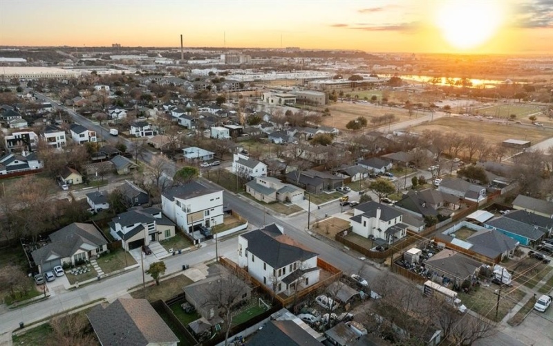 1967 Gallagher Street, Dallas, TX 75212, 5 Bedrooms Bedrooms, ,5 BathroomsBathrooms,Residential,For Sale,1967 Gallagher Street,0,21159691