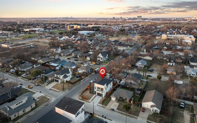 1967 Gallagher Street, Dallas, TX 75212, 5 Bedrooms Bedrooms, ,5 BathroomsBathrooms,Residential,For Sale,1967 Gallagher Street,0,21159691