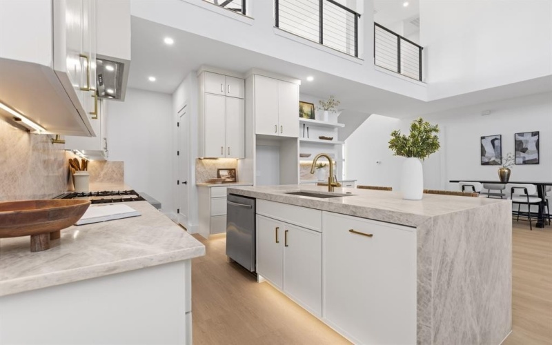 1967 Gallagher Street, Dallas, TX 75212, 5 Bedrooms Bedrooms, ,5 BathroomsBathrooms,Residential,For Sale,1967 Gallagher Street,0,21159691