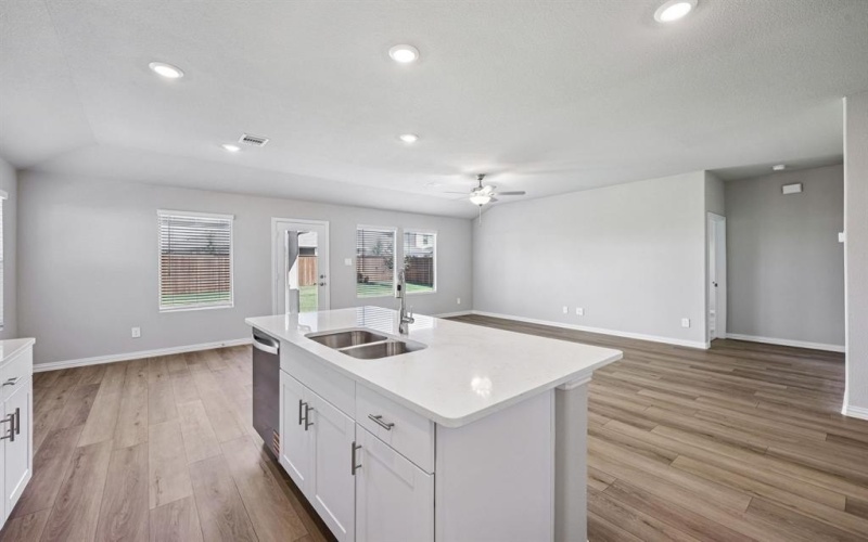 6632 Creek Edge Circle, Fort Worth, TX 76036, 4 Habitaciones Habitaciones , ,3 BañosBaños,Residential,En Venta,6632 Creek Edge Circle,0,21159792