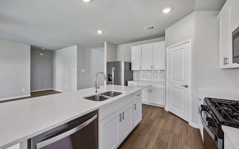 6632 Creek Edge Circle, Fort Worth, TX 76036, 4 Habitaciones Habitaciones , ,3 BañosBaños,Residential,En Venta,6632 Creek Edge Circle,0,21159792