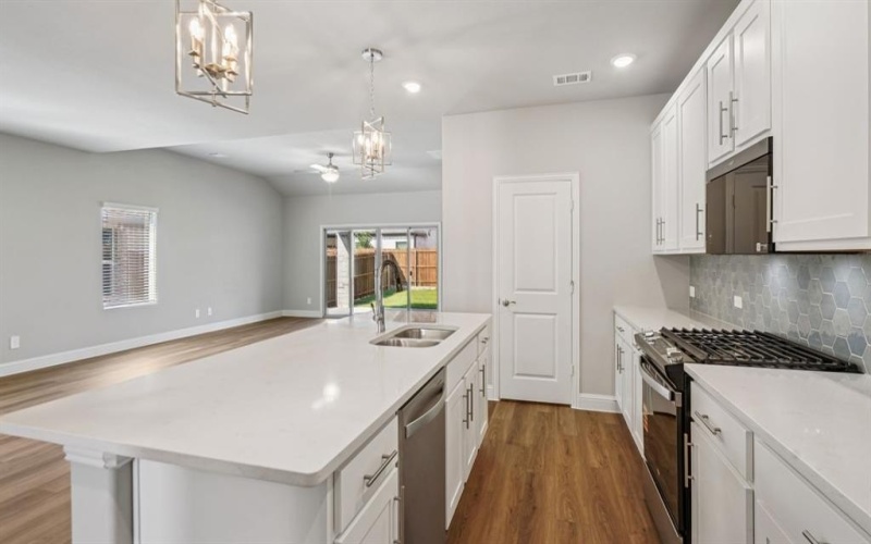 6620 Creek Edge Circle, Fort Worth, TX 76036, 4 Habitaciones Habitaciones , ,3 BañosBaños,Residential,En Venta,6620 Creek Edge Circle,0,21159798