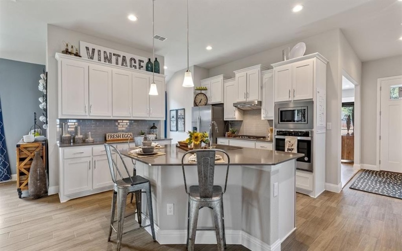 2500 GOLDFINCH Drive, Denton, TX 76205, 4 Habitaciones Habitaciones , ,2 BañosBaños,Residential,En Venta,2500 GOLDFINCH Drive,0,21160025