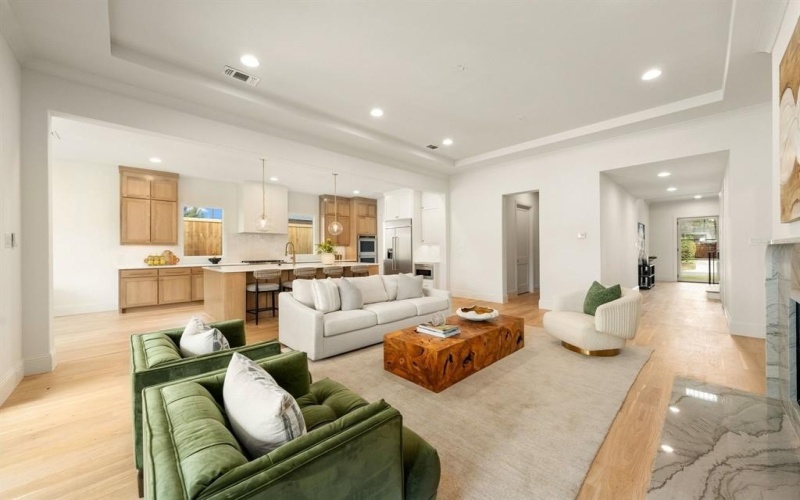 6723 Kenwell Street, Dallas, TX 75209, 4 Bedrooms Bedrooms, ,5 BathroomsBathrooms,Residential,For Sale,6723 Kenwell Street,0,21161207