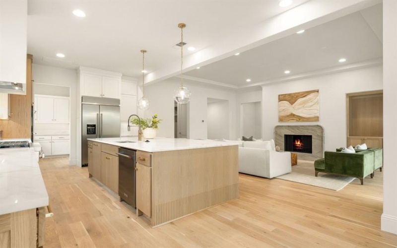 6723 Kenwell Street, Dallas, TX 75209, 4 Bedrooms Bedrooms, ,5 BathroomsBathrooms,Residential,For Sale,6723 Kenwell Street,0,21161207