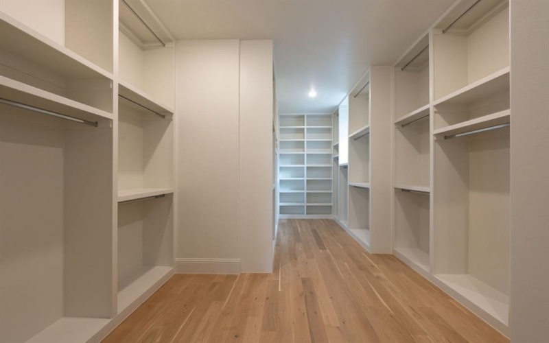 6723 Kenwell Street, Dallas, TX 75209, 4 Bedrooms Bedrooms, ,5 BathroomsBathrooms,Residential,For Sale,6723 Kenwell Street,0,21161207