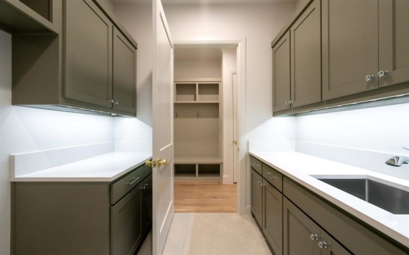 6723 Kenwell Street, Dallas, TX 75209, 4 Bedrooms Bedrooms, ,5 BathroomsBathrooms,Residential,For Sale,6723 Kenwell Street,0,21161207