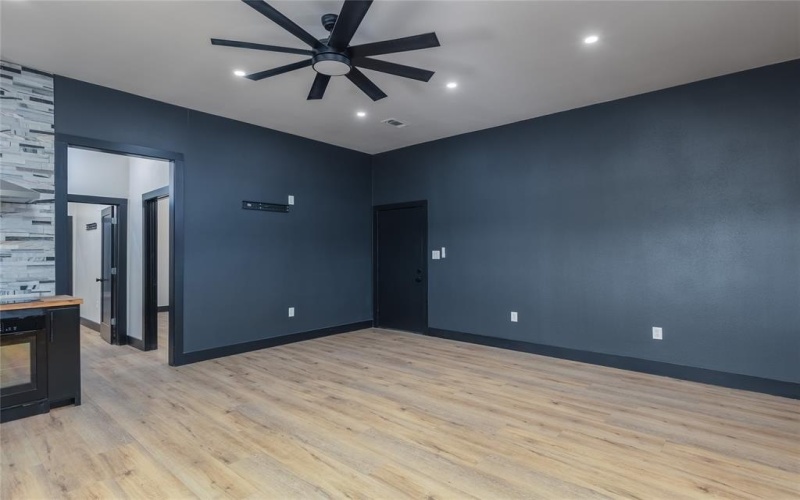 2015 Dobbs Valley Road, Mineral Wells, TX 76067, 3 Bedrooms Bedrooms, ,2 BathroomsBathrooms,Residential,For Sale,2015 Dobbs Valley Road,0,21161248