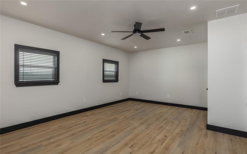 2015 Dobbs Valley Road, Mineral Wells, TX 76067, 3 Bedrooms Bedrooms, ,2 BathroomsBathrooms,Residential,For Sale,2015 Dobbs Valley Road,0,21161248