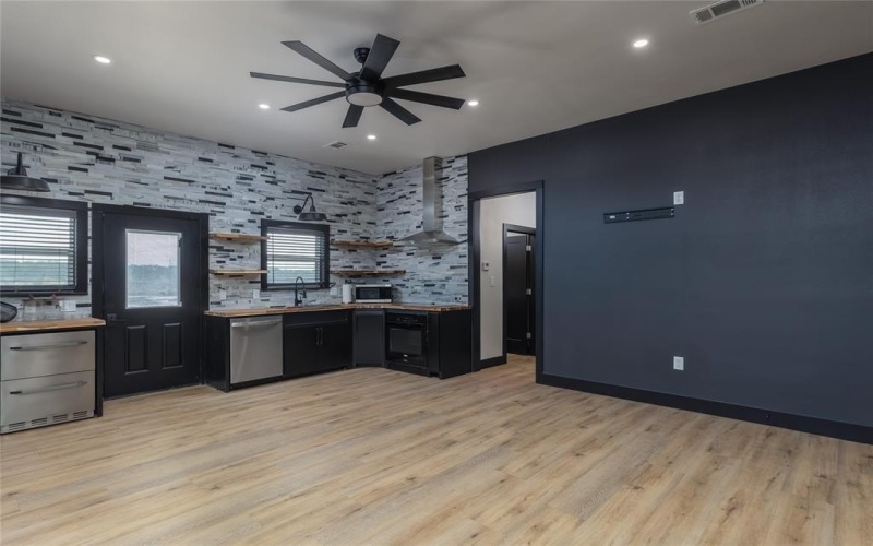 2015 Dobbs Valley Road, Mineral Wells, TX 76067, 3 Bedrooms Bedrooms, ,2 BathroomsBathrooms,Residential,For Sale,2015 Dobbs Valley Road,0,21161248