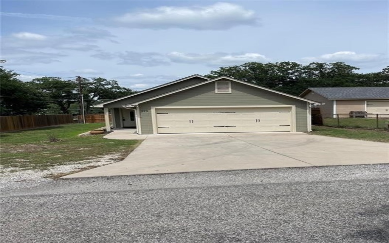719 Harness Trail, Granbury, TX 76049, 2 Bedrooms Bedrooms, ,2 BathroomsBathrooms,Residential,For Sale,719 Harness Trail,0,21161460