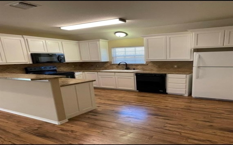 719 Harness Trail, Granbury, TX 76049, 2 Bedrooms Bedrooms, ,2 BathroomsBathrooms,Residential,For Sale,719 Harness Trail,0,21161460