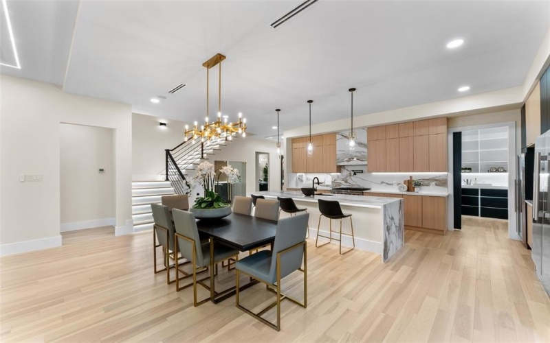 4717 Linnet Lane, Dallas, TX 75209, 5 Bedrooms Bedrooms, ,6 BathroomsBathrooms,Residential,For Sale,4717 Linnet Lane,0,21161729