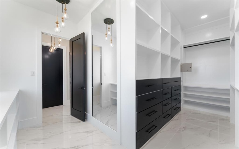 4717 Linnet Lane, Dallas, TX 75209, 5 Bedrooms Bedrooms, ,6 BathroomsBathrooms,Residential,For Sale,4717 Linnet Lane,0,21161729