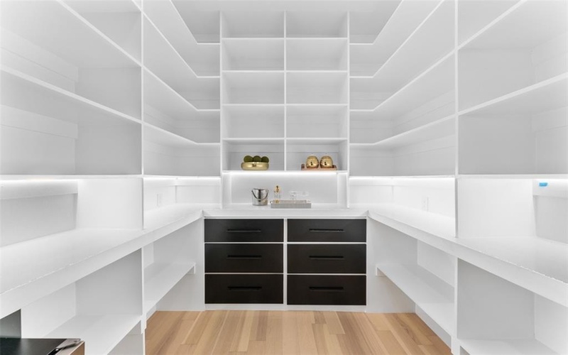 4717 Linnet Lane, Dallas, TX 75209, 5 Bedrooms Bedrooms, ,6 BathroomsBathrooms,Residential,For Sale,4717 Linnet Lane,0,21161729