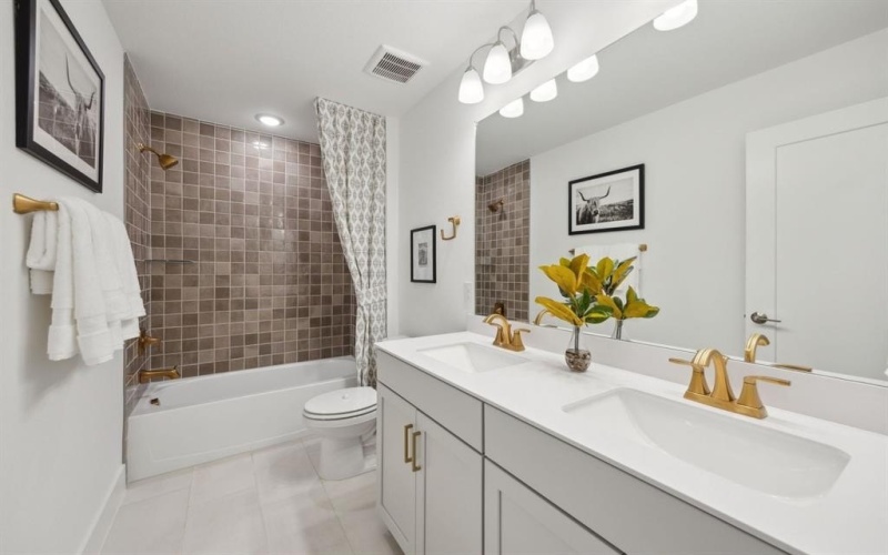 8705 Leafy Lane, Justin, TX 76247, 5 Bedrooms Bedrooms, ,5 BathroomsBathrooms,Residential,For Sale,8705 Leafy Lane,0,21162253