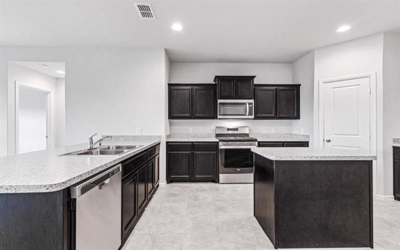 837 MOUNT VISTA Lane, Fort Worth, TX 76131, 5 Bedrooms Bedrooms, ,2 BathroomsBathrooms,Residential,For Sale,837 MOUNT VISTA Lane,20384391