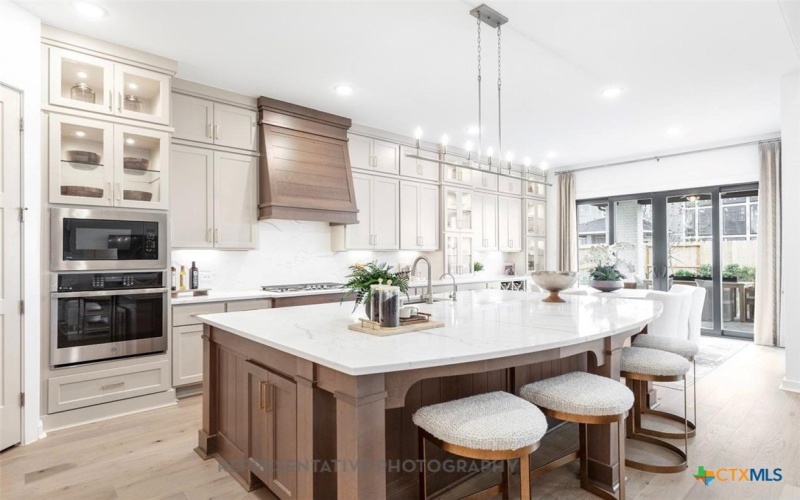 121 Las Posas Drive, Liberty Hill, TX 78642, 5 Habitaciones Habitaciones , ,6 BañosBaños,Residential,En Venta,121 Las Posas Drive,0,602663