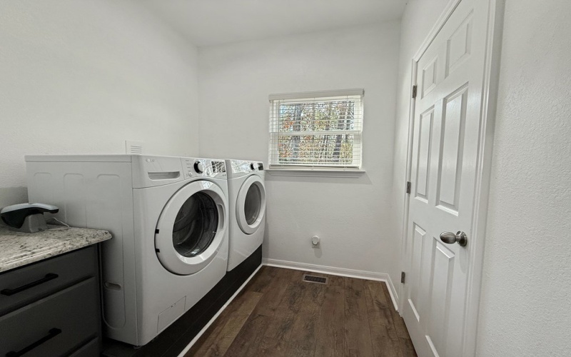 140 Deodar Drive, Brookeland, TX 75931, 3 Bedrooms Bedrooms, ,2 BathroomsBathrooms,Residential,For Sale,140 Deodar Drive,0,5107789